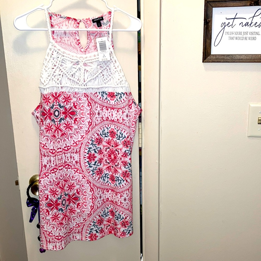 TORRID SPRING & SUMMER SLEEVELESS MACRAMÉ FLORAL TANK TOP SIZE 2X NEW WITH TAGS